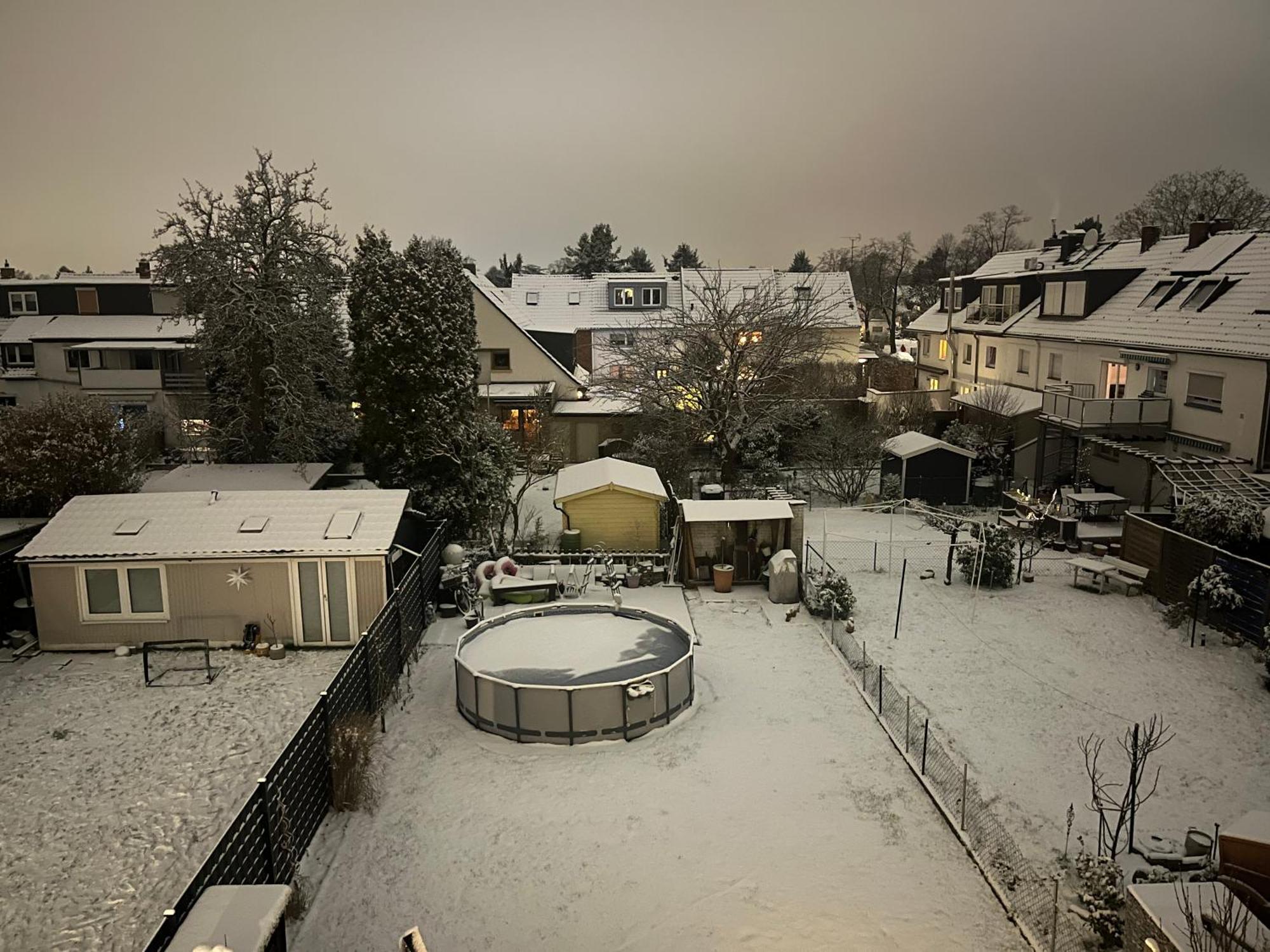 Tritt Ein Bring Glueck Herein - Exquisite 75 Qm - Messenaehe - Parkplatz - Flughafennaehe 뒤셀도르프 외부 사진