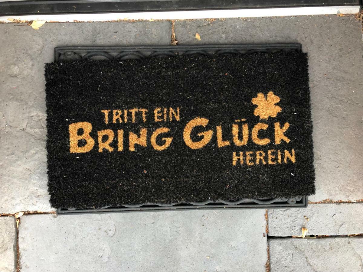 Tritt Ein Bring Glueck Herein - Exquisite 75 Qm - Messenaehe - Parkplatz - Flughafennaehe 뒤셀도르프 외부 사진